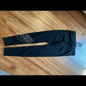 NWT Nike leggings